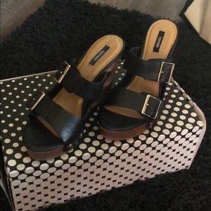 Kensie leather 2 strap wedge
